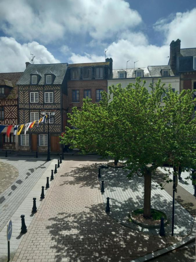 Le Leon Apartment Honfleur Bagian luar foto