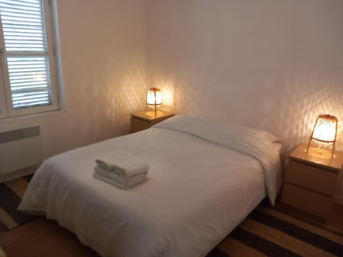 Le Leon Apartment Honfleur Bagian luar foto